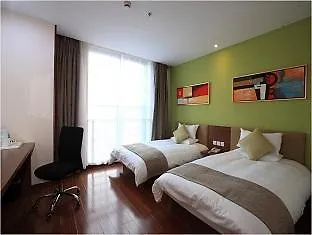 Ji Hotel Xujiahui Yishan Road שנגחאי 4*,  סין