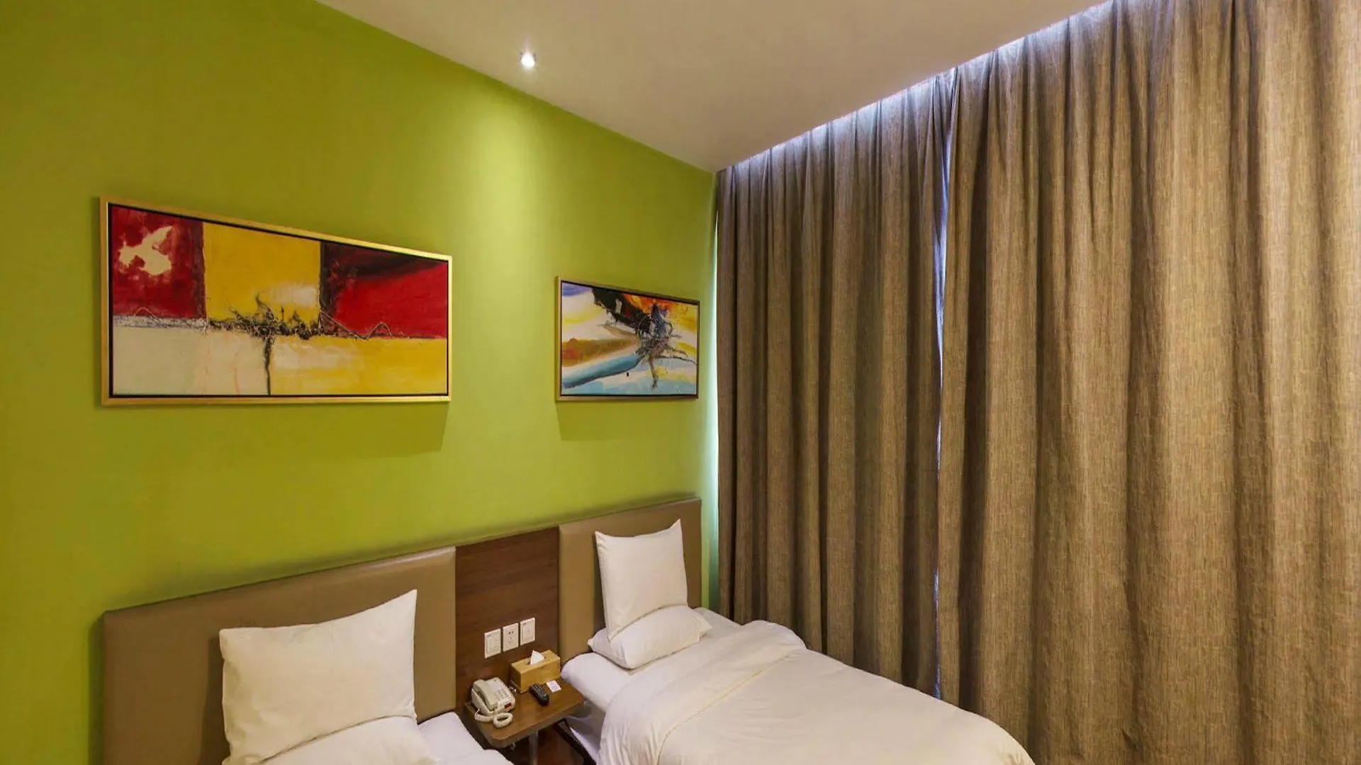 Ji Hotel Xujiahui Yishan Road שנגחאי